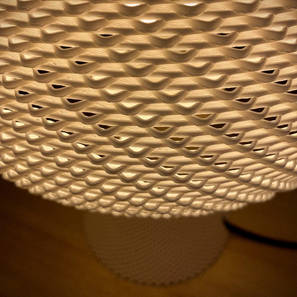 VALENTIN TABLE LAMP (SOLID) 5 1080.webp