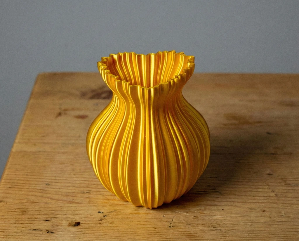 Heart Vase5.webp