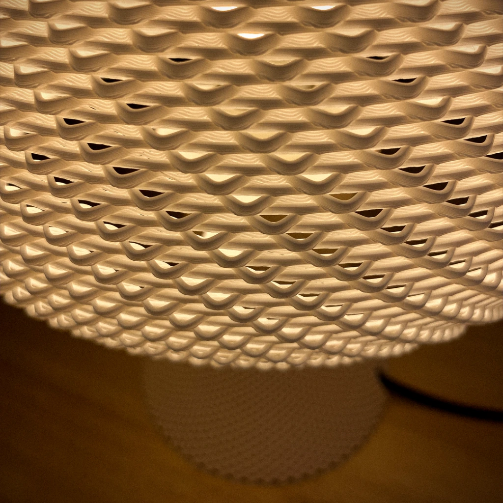 VALENTIN TABLE LAMP (SOLID) 5 1080.webp