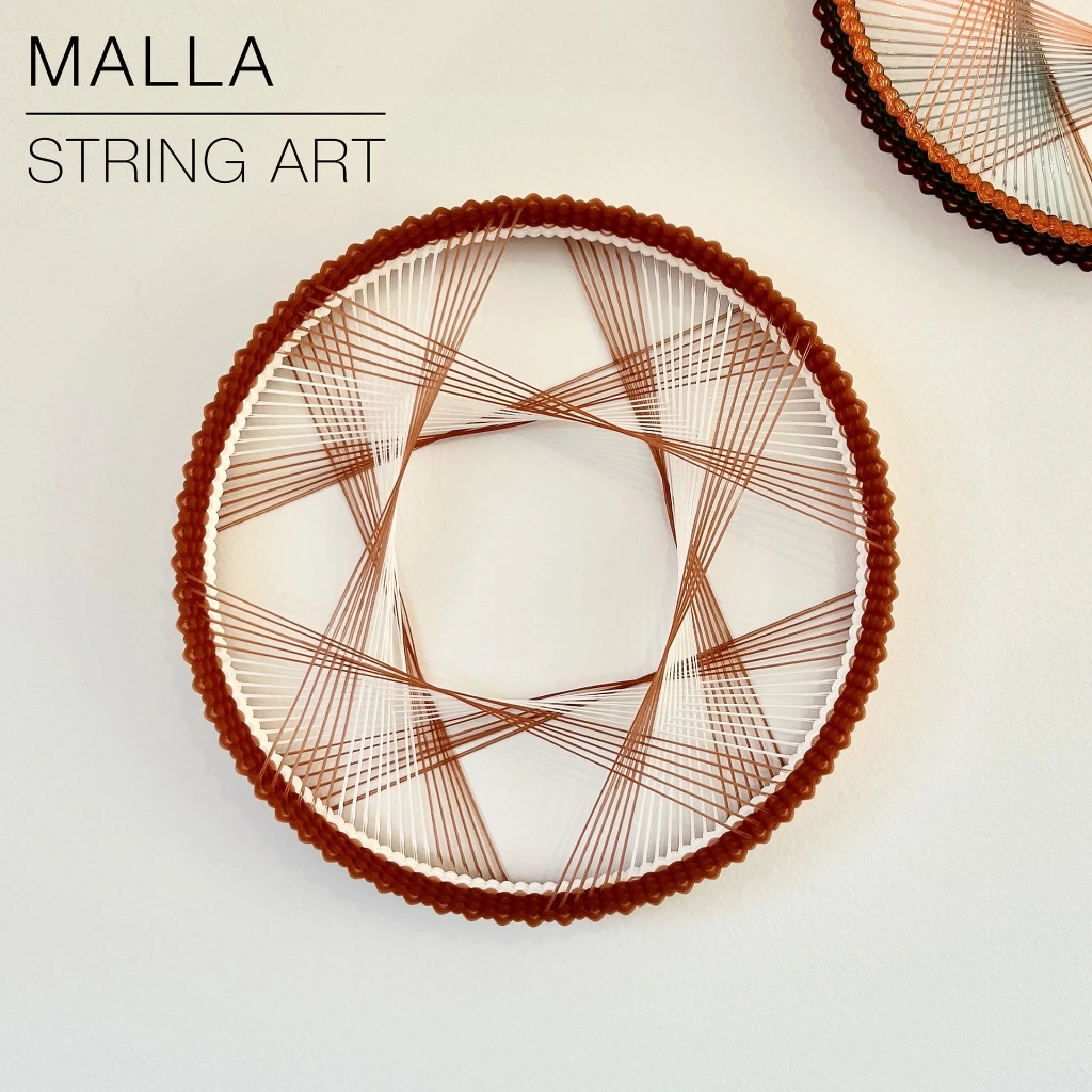 MALLA_String-art_red-white_front-view.webp