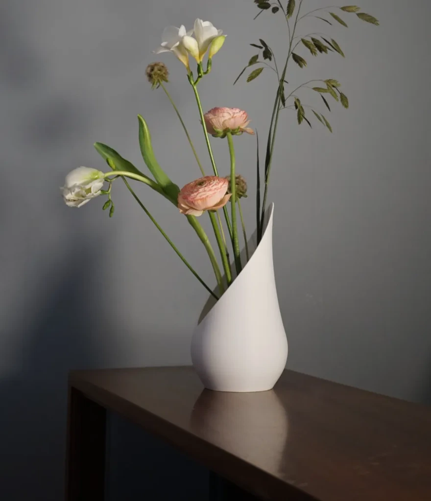 Modern Vase (black)