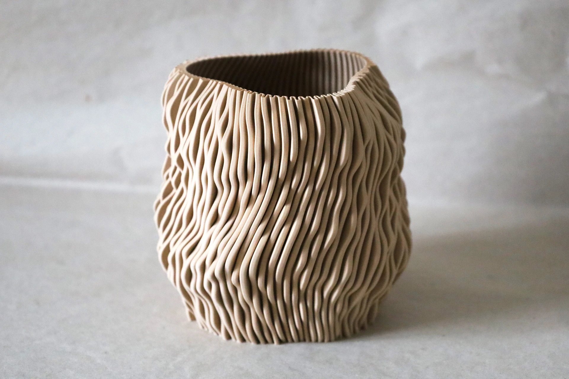 IAP Sea Falcon Vase V2 (black)